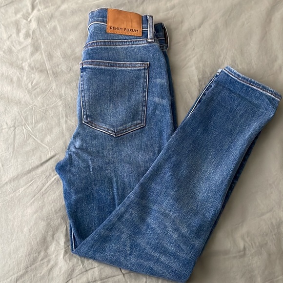 Aritzia Denim Forum The Lola High Rise Skinny 26L - Picture 4 of 8